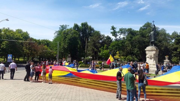 tricolor-la-straja-moldovei3