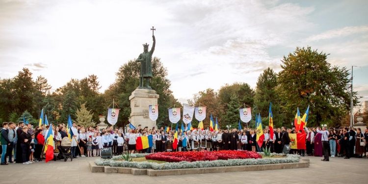 Tineri ortodocși din Republica Moldova și România, reuniți la Chișinău